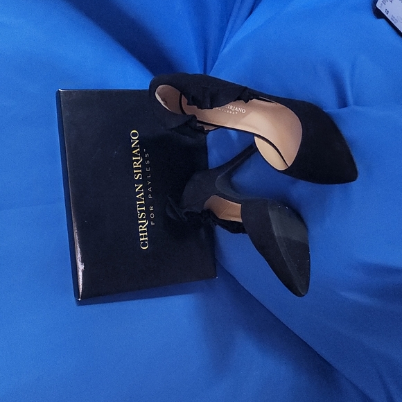 Shoes - Picture 2 of 4